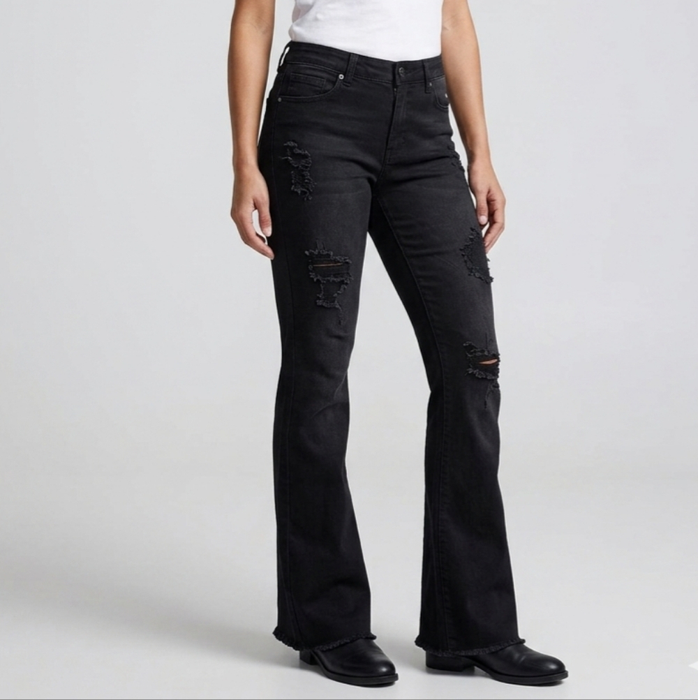 NWT Calliope Size 8 Black Distressed Jeans